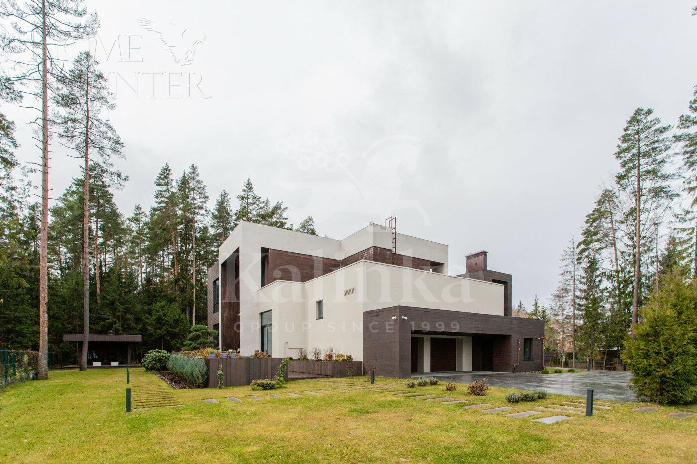 2-этажный коттедж 1 000 м² с отделкой