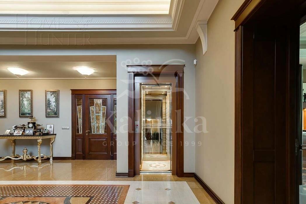 3-этажный коттедж 1 200 м² с отделкой