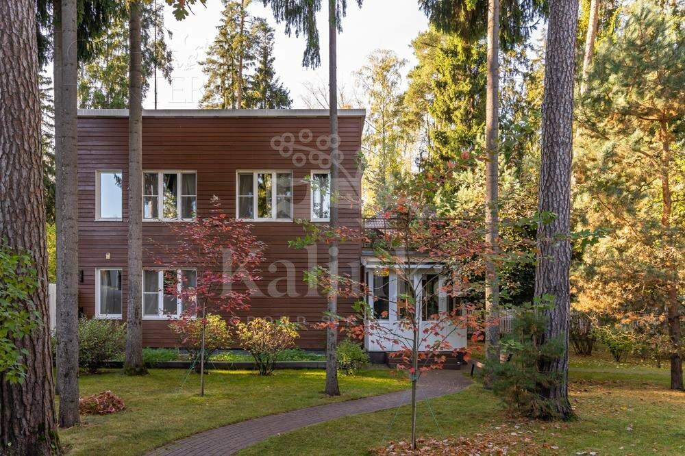 2-этажный коттедж 1 328 м² с отделкой