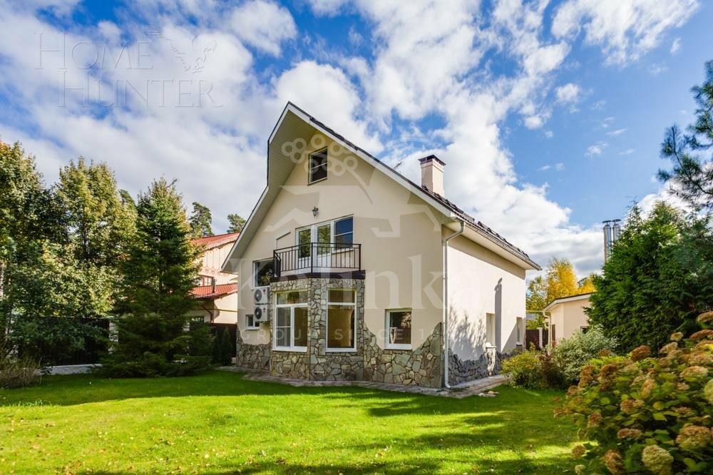 2-этажный коттедж 200 м² с отделкой