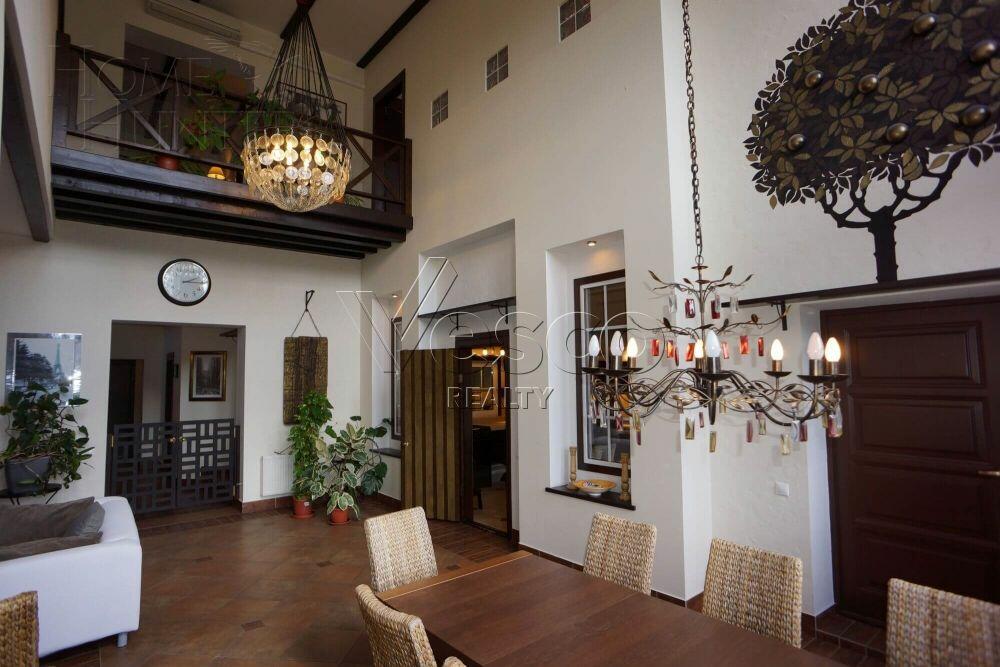 2-этажный коттедж 560 м² с отделкой