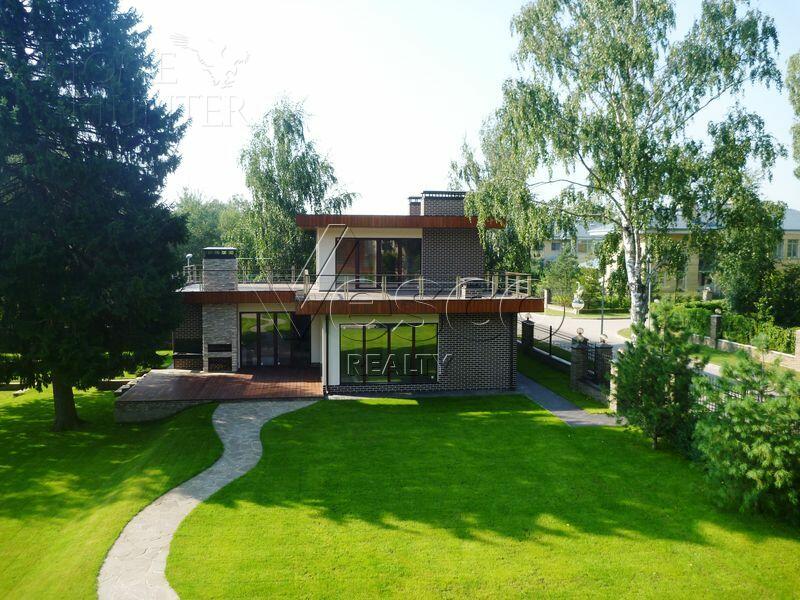 2-этажный коттедж 650 м² без отделки