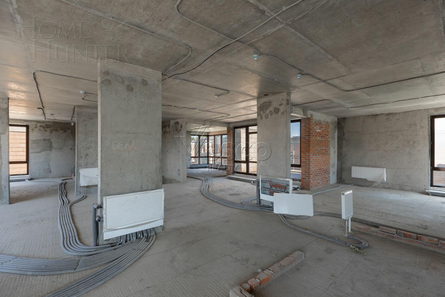 4-УРОВНЕВЫЙ ОСОБНЯК БЕЗ ОТДЕЛКИ 840 М² НА 1 ЭТАЖЕ