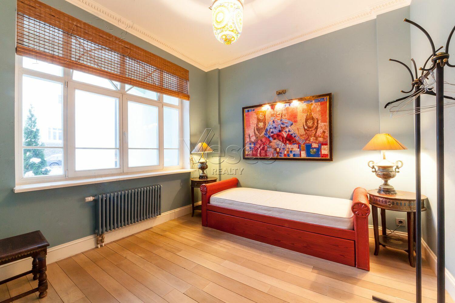 4-УРОВНЕВЫЙ ТАУНХАУС С ОТДЕЛКОЙ 610 М² НА 1 ЭТАЖЕ