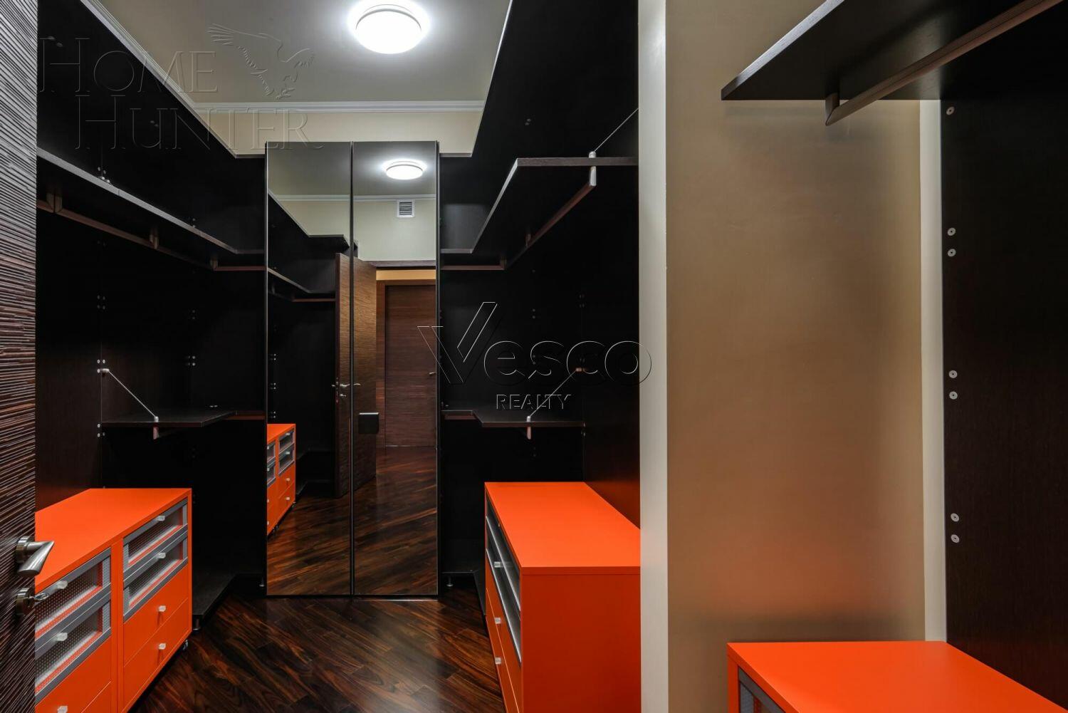 5-КОМН. КВАРТИРА С ОТДЕЛКОЙ 187.8 М² НА 4 ЭТАЖЕ