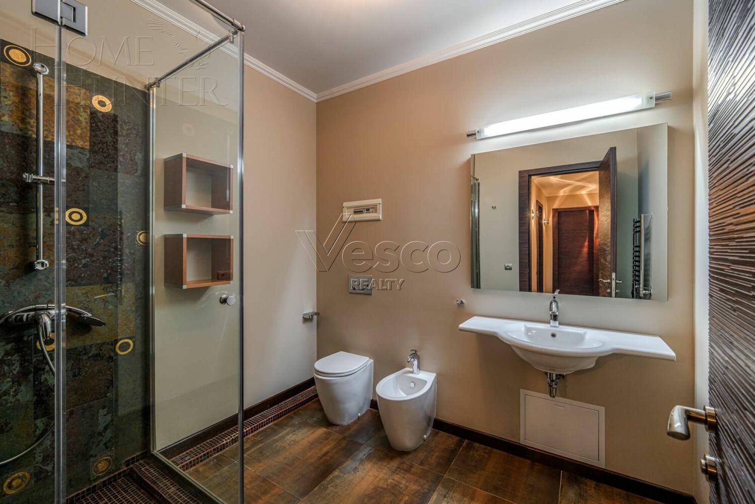 5-КОМН. КВАРТИРА С ОТДЕЛКОЙ 187.8 М² НА 4 ЭТАЖЕ