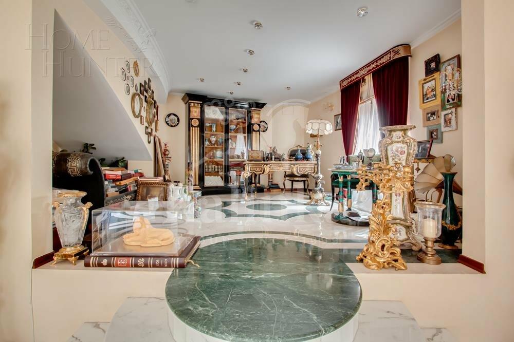 4-этажный коттедж 1 352 м² с отделкой