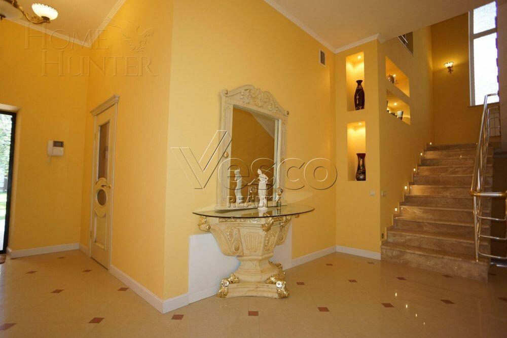 2-этажный коттедж 525 м² с отделкой