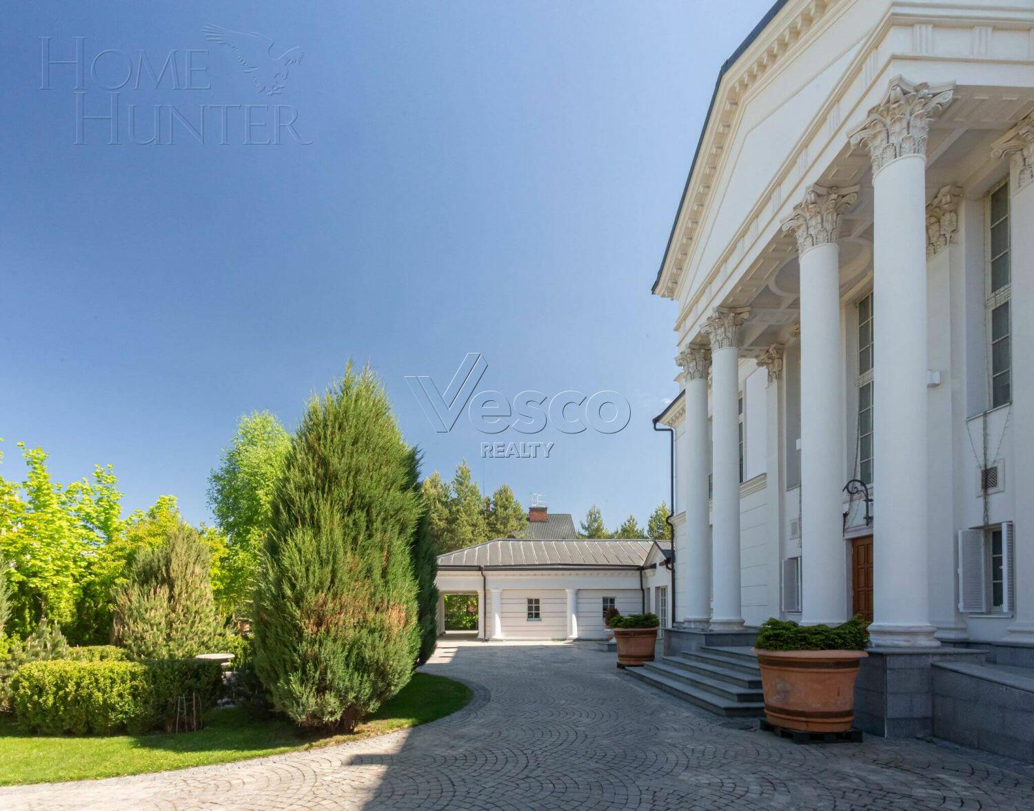 2-этажный коттедж 980 м² с отделкой