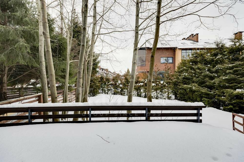 3-этажный таунхаус 354 м² с отделкой