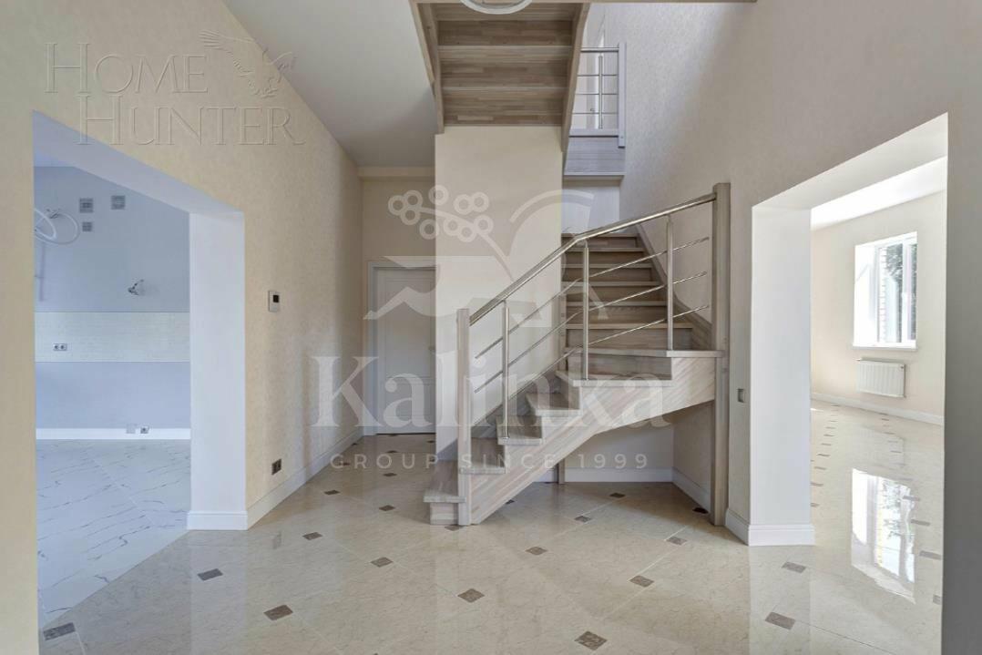 3-этажный коттедж 372 м² с отделкой