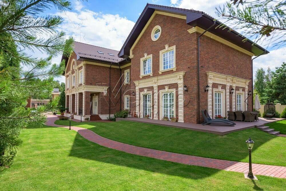 2-этажный коттедж 1 200 м² с отделкой