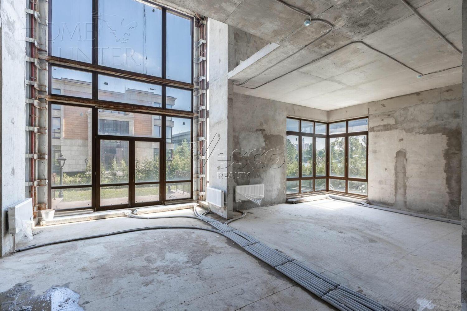 4-УРОВНЕВЫЙ ОСОБНЯК БЕЗ ОТДЕЛКИ 840 М² НА 1 ЭТАЖЕ