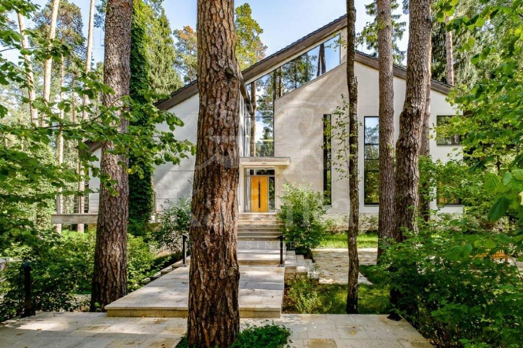 3-этажный коттедж 890.8 м² с отделкой