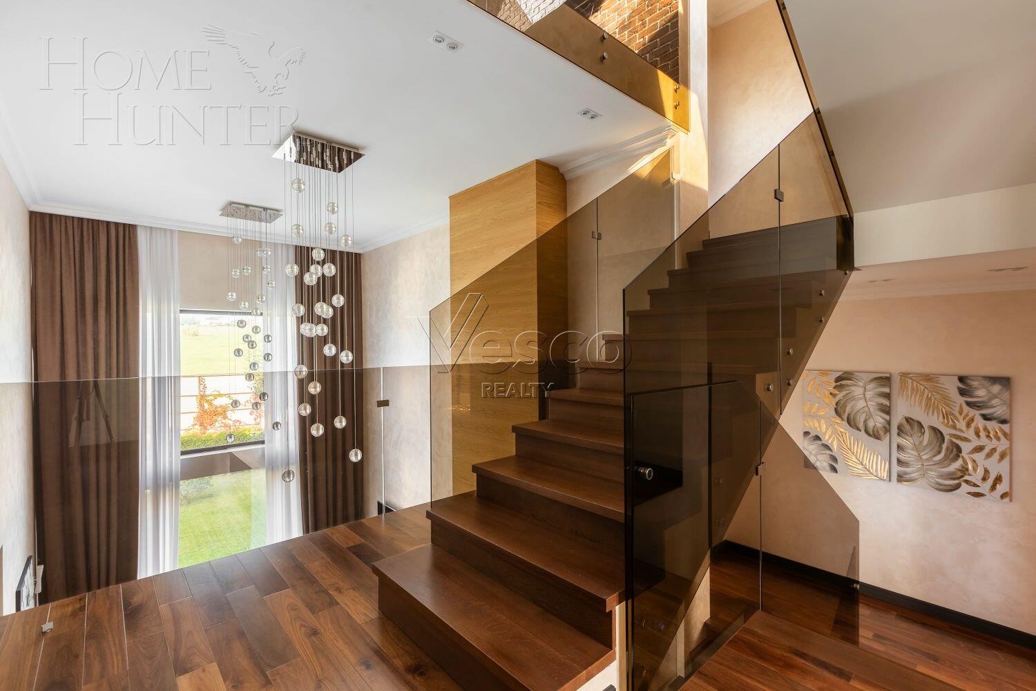 2-этажный коттедж 630 м² с отделкой