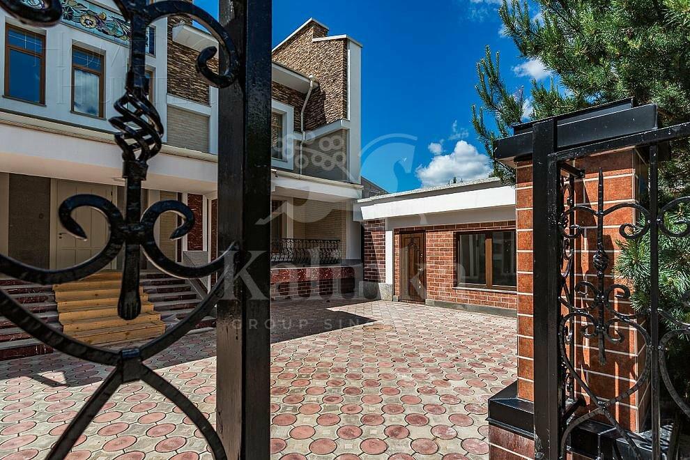 2-этажный таунхаус 630.9 м² с отделкой