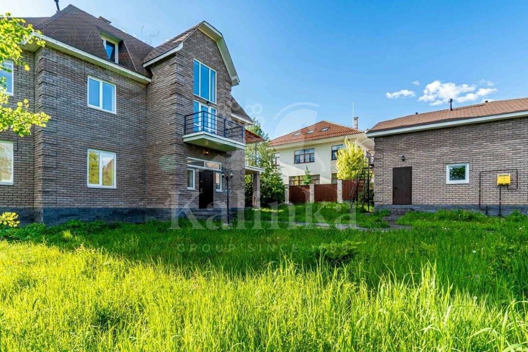 3-этажный коттедж 372 м² с отделкой