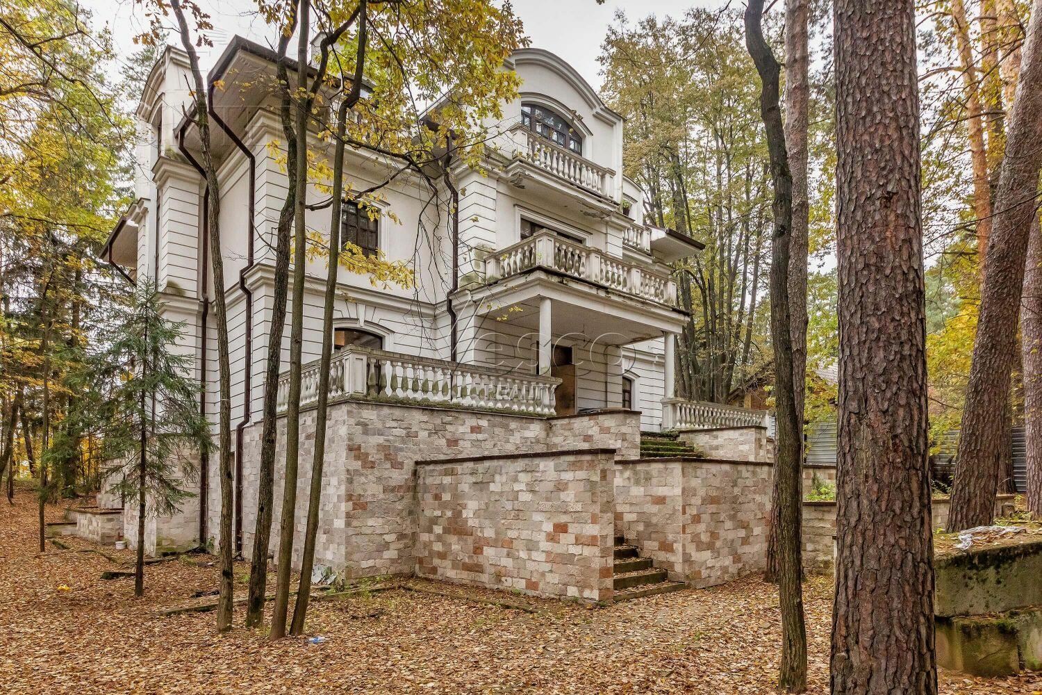 2-этажный коттедж 900 м² без отделки