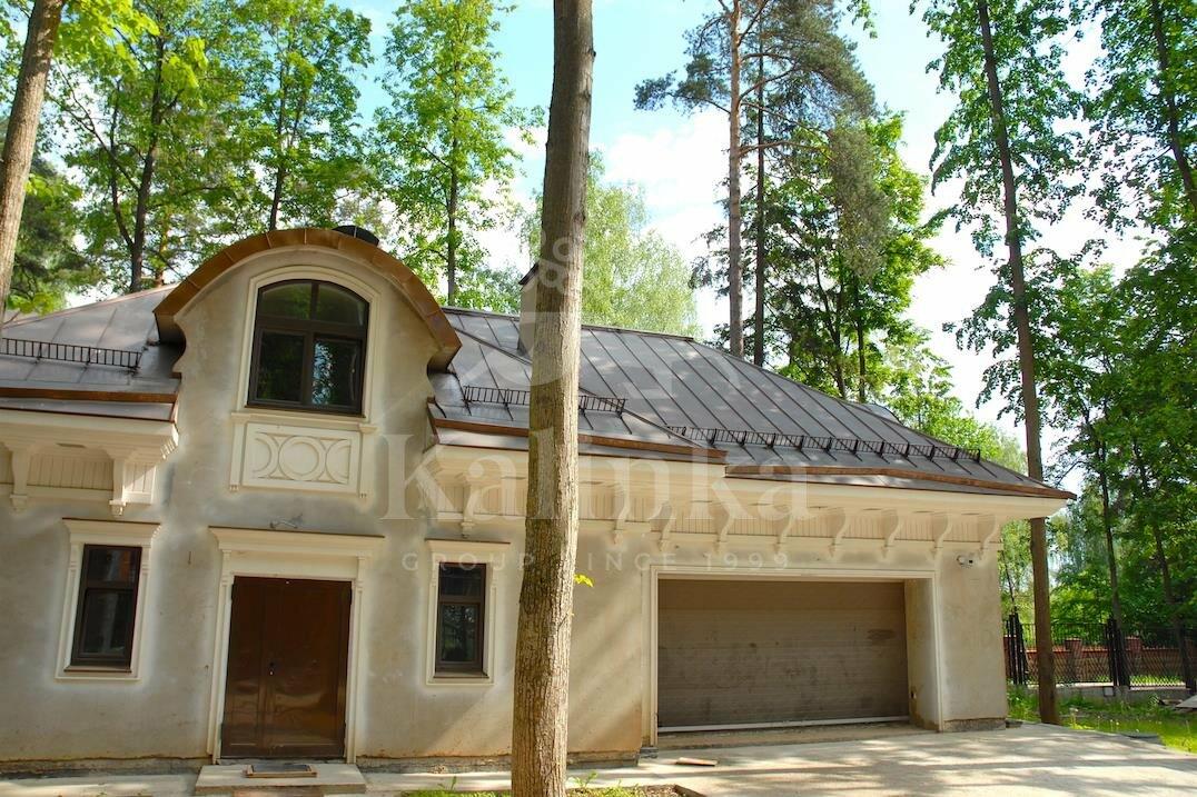 3-этажный коттедж 1 500 м² без отделки