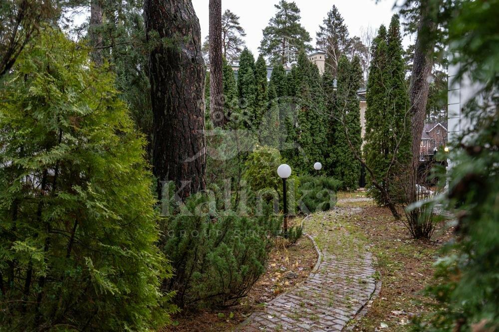 3-этажный коттедж 800 м² с отделкой