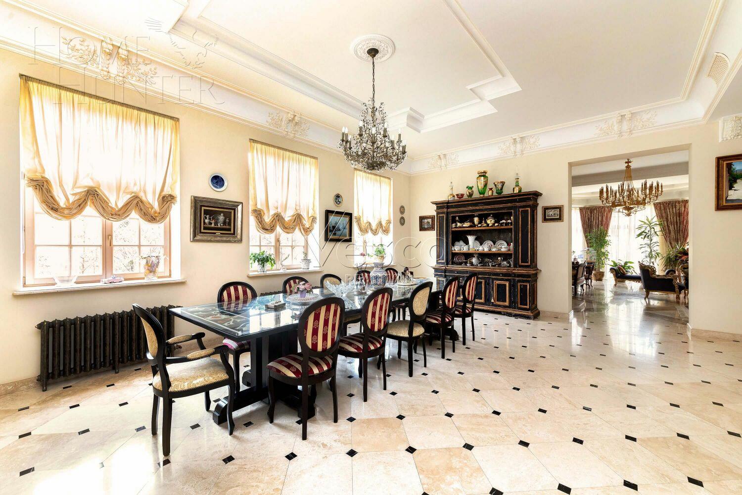 2-этажный коттедж 980 м² с отделкой