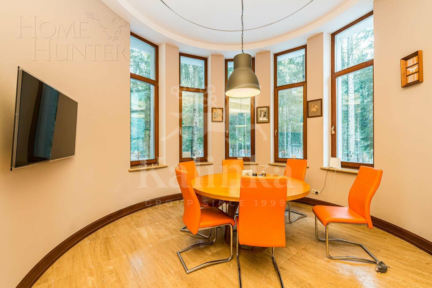 2-этажный коттедж 1 100 м² с отделкой