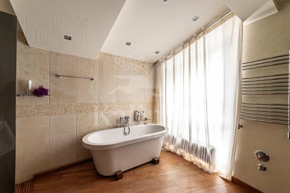 2-этажный коттедж 2 700 м² с отделкой