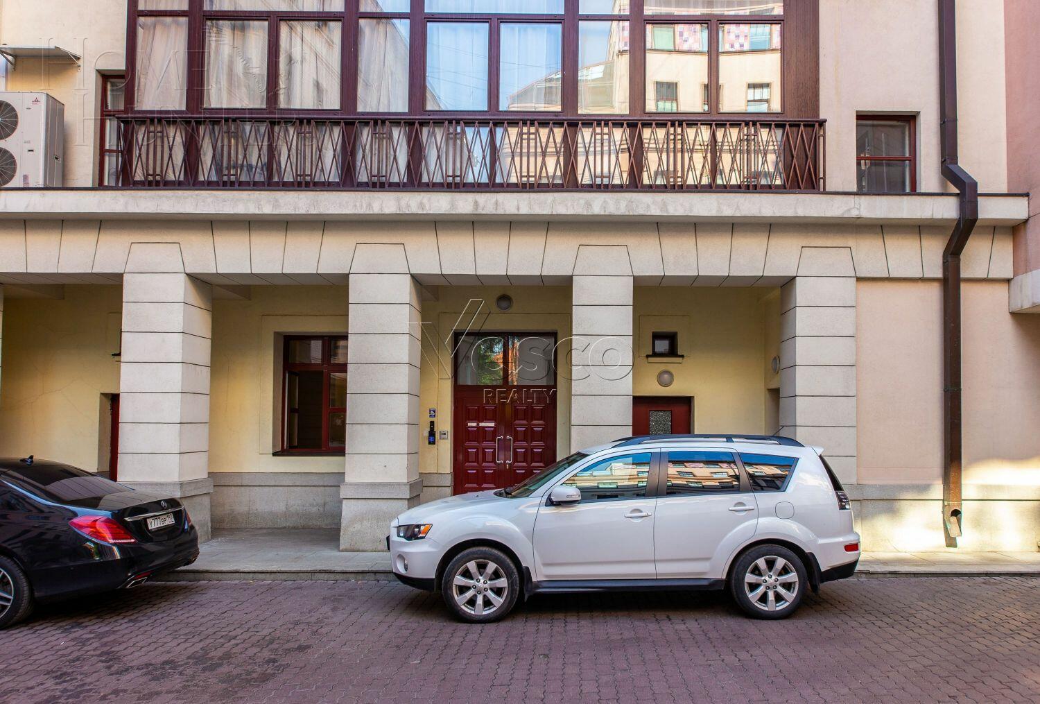 5-КОМН. КВАРТИРА С ОТДЕЛКОЙ 187.8 М² НА 4 ЭТАЖЕ