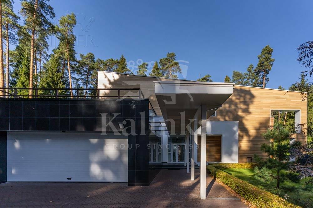 2-этажный коттедж 1 328 м² с отделкой