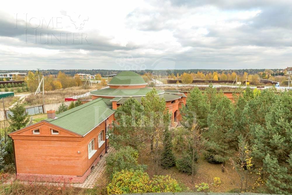 3-этажный коттедж 2 700 м² без отделки