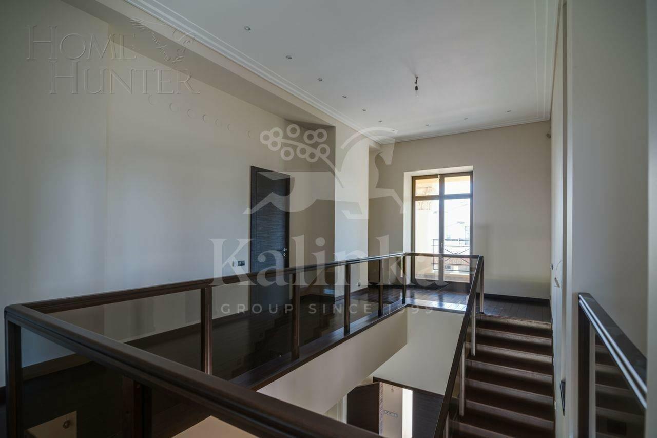 2-этажный коттедж 800 м² с отделкой