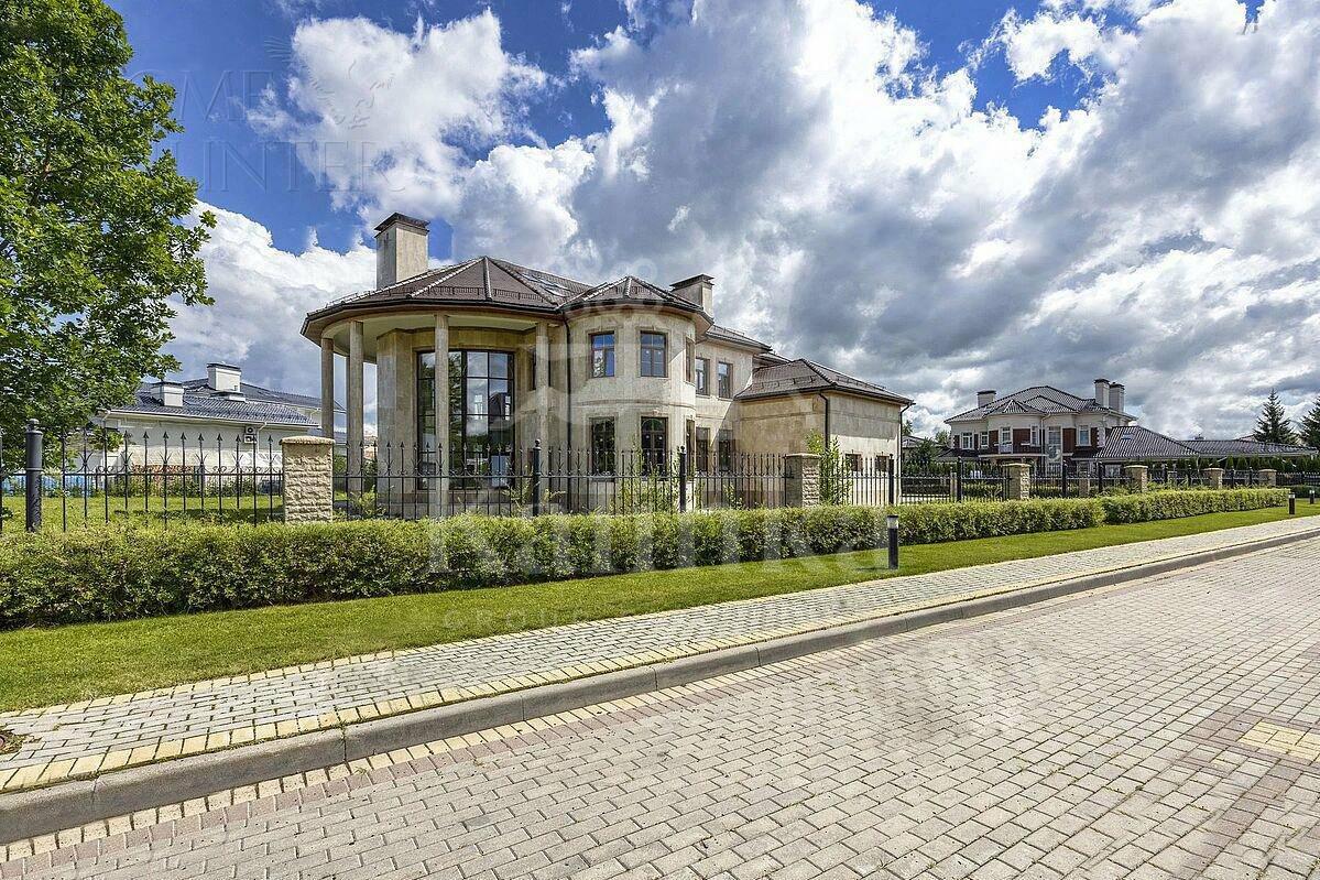 2-этажный коттедж 840 м² без отделки