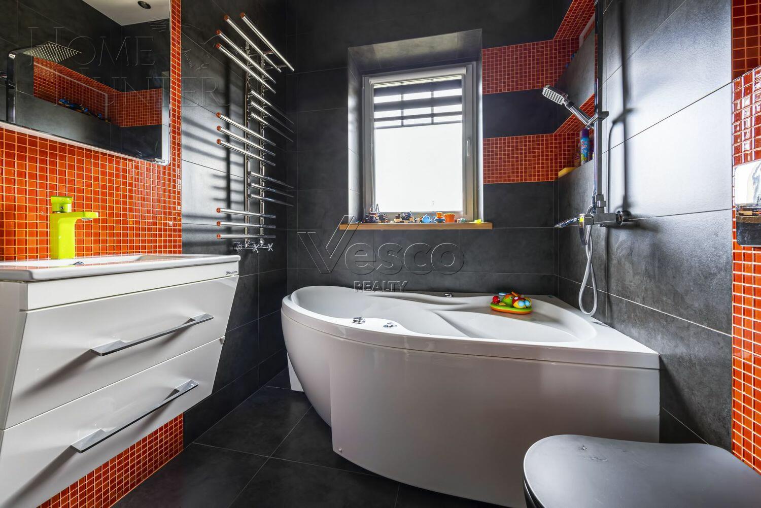 2-этажный коттедж 270 м² с отделкой