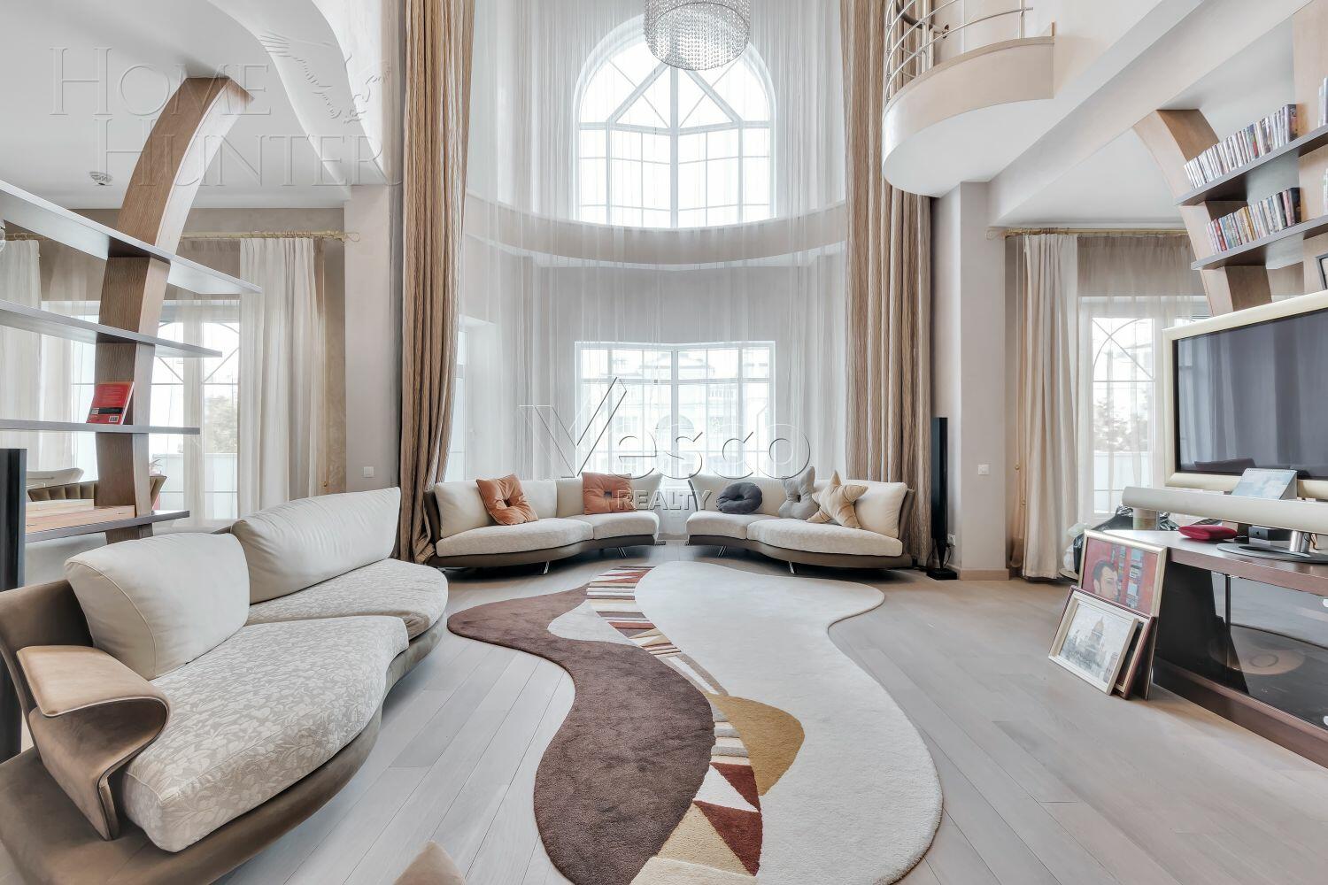 3-УРОВНЕВЫЙ ТАУНХАУС С ОТДЕЛКОЙ 500 М² НА 1 ЭТАЖЕ