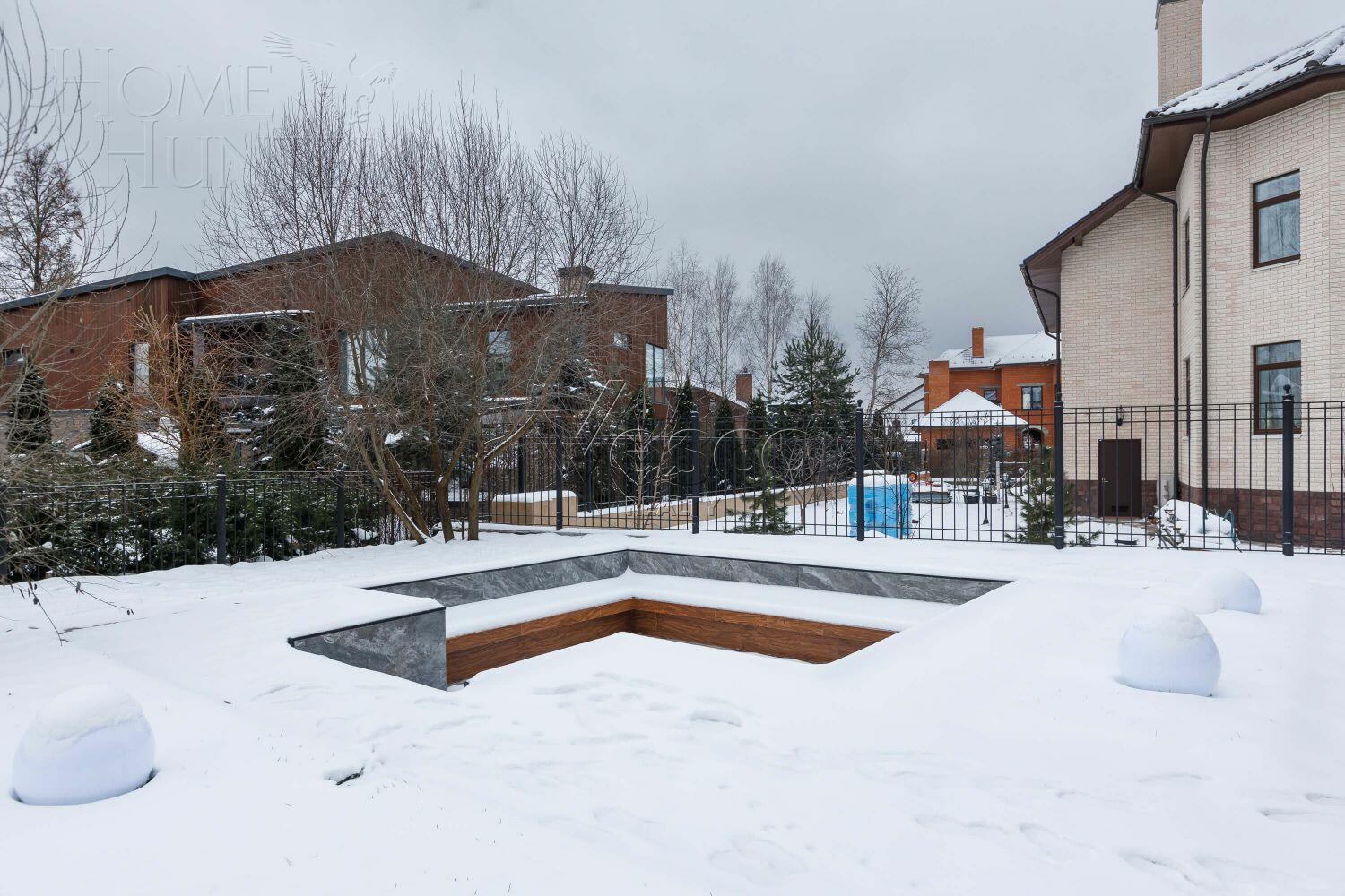 2-этажный коттедж 853.2 м² без отделки