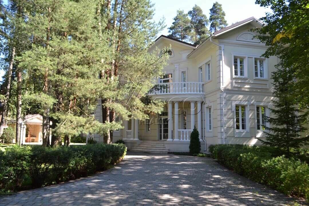 2-этажный коттедж 860 м² с отделкой