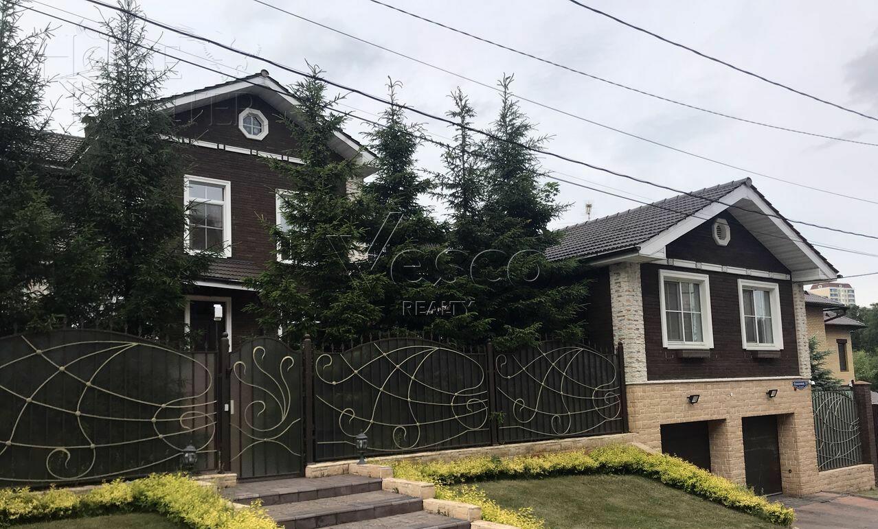 3-этажный коттедж 750 м² с отделкой