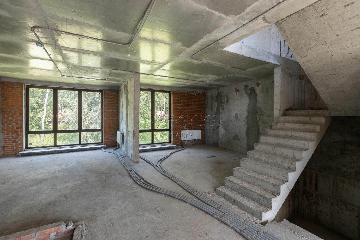 4-УРОВНЕВЫЙ ТАУНХАУС БЕЗ ОТДЕЛКИ 420 М² НА 1 ЭТАЖЕ