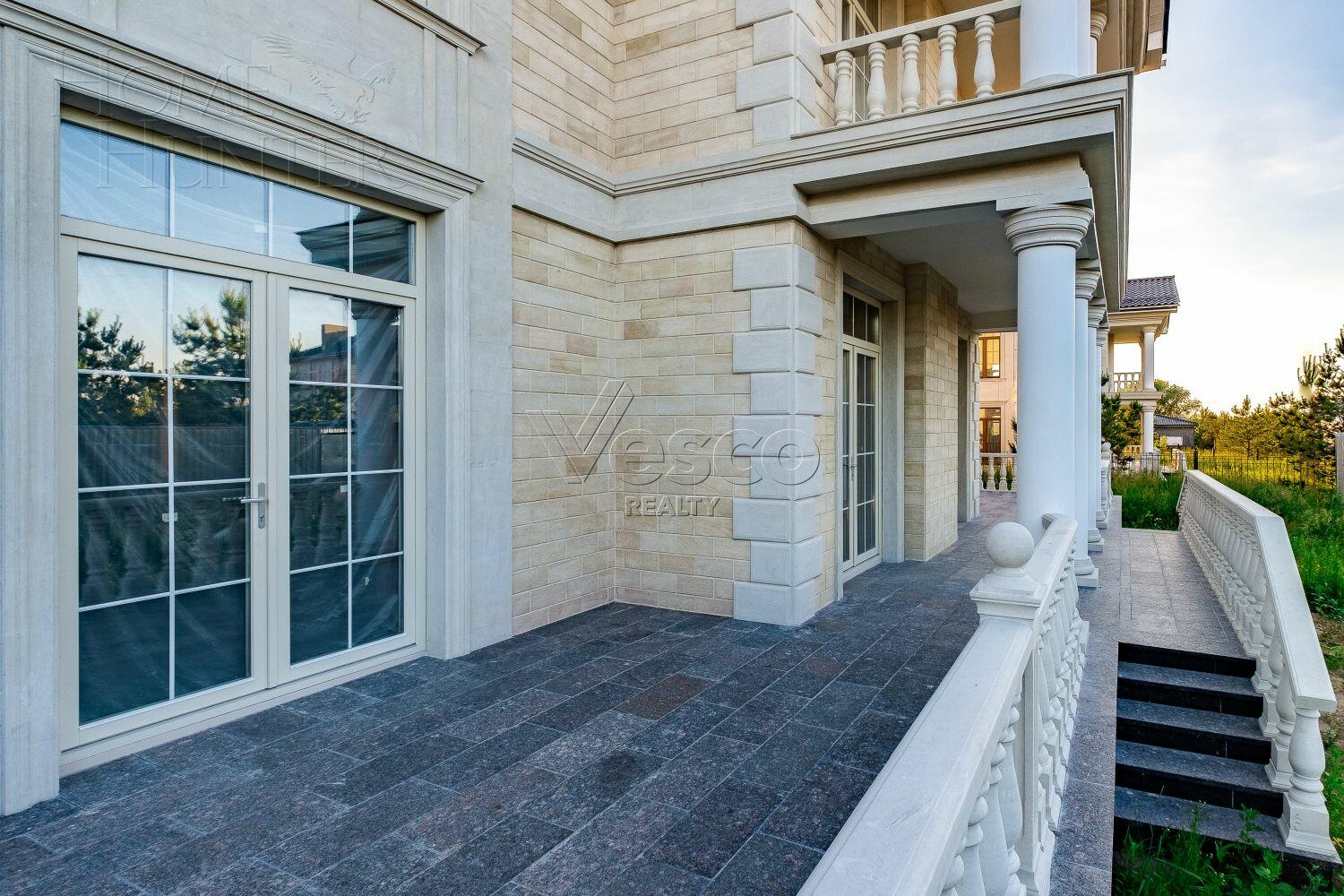 2-этажный коттедж 420 м² без отделки