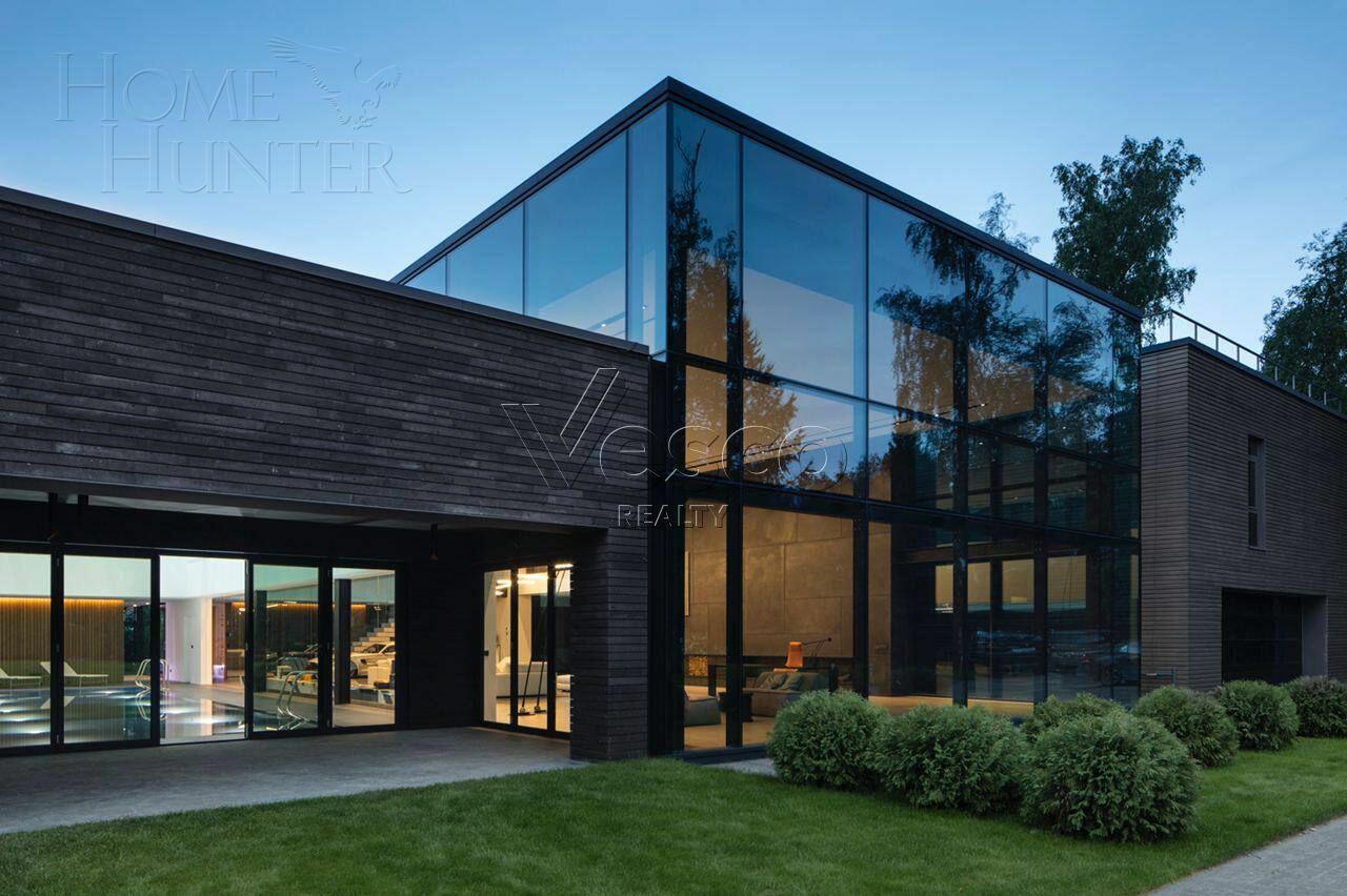 2-этажный коттедж 2 500 м² с отделкой