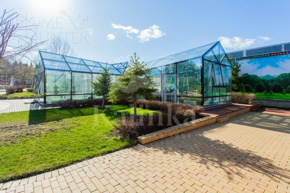 2-этажный коттедж 1 700 м² с отделкой