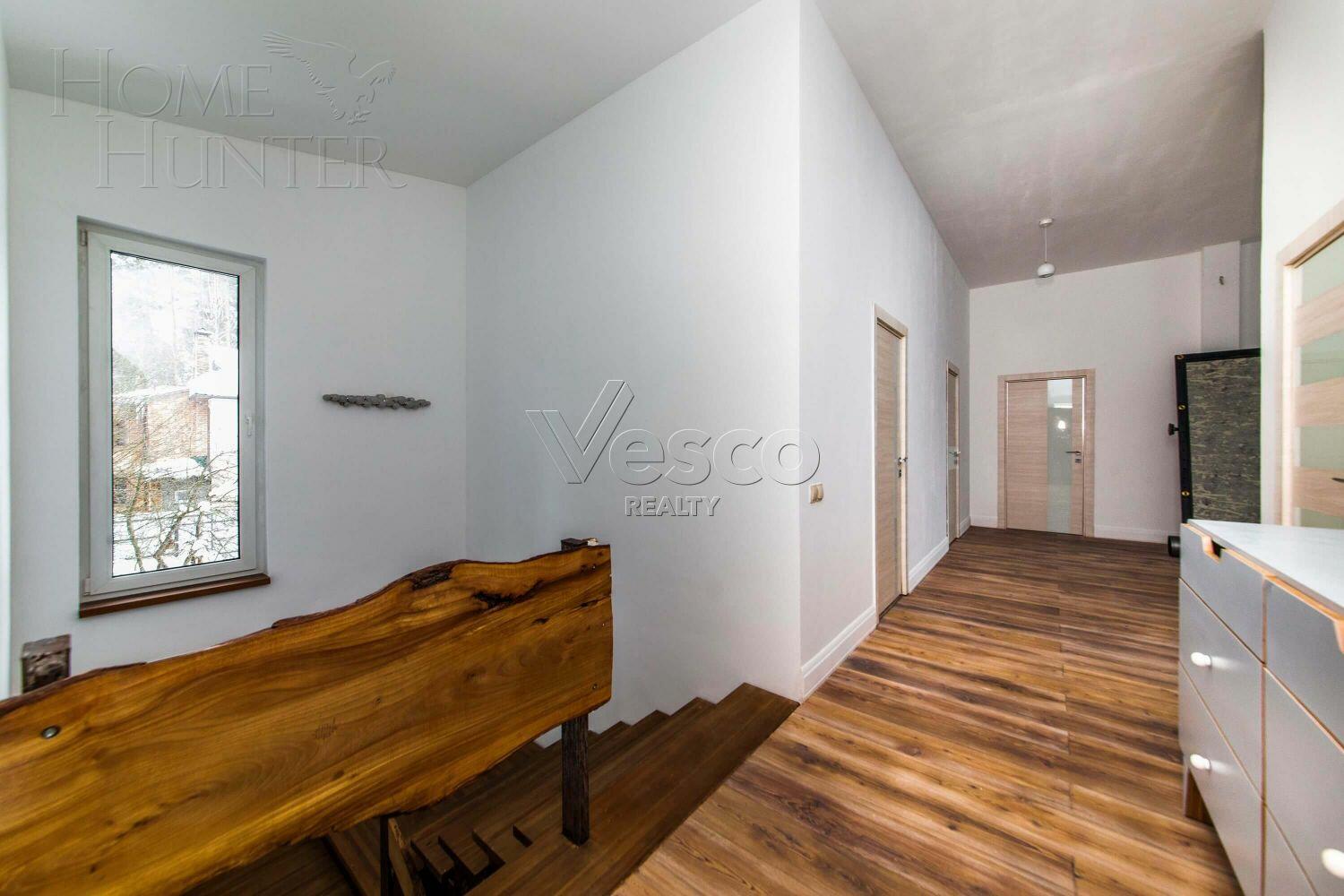 2-этажный коттедж 300 м² с отделкой