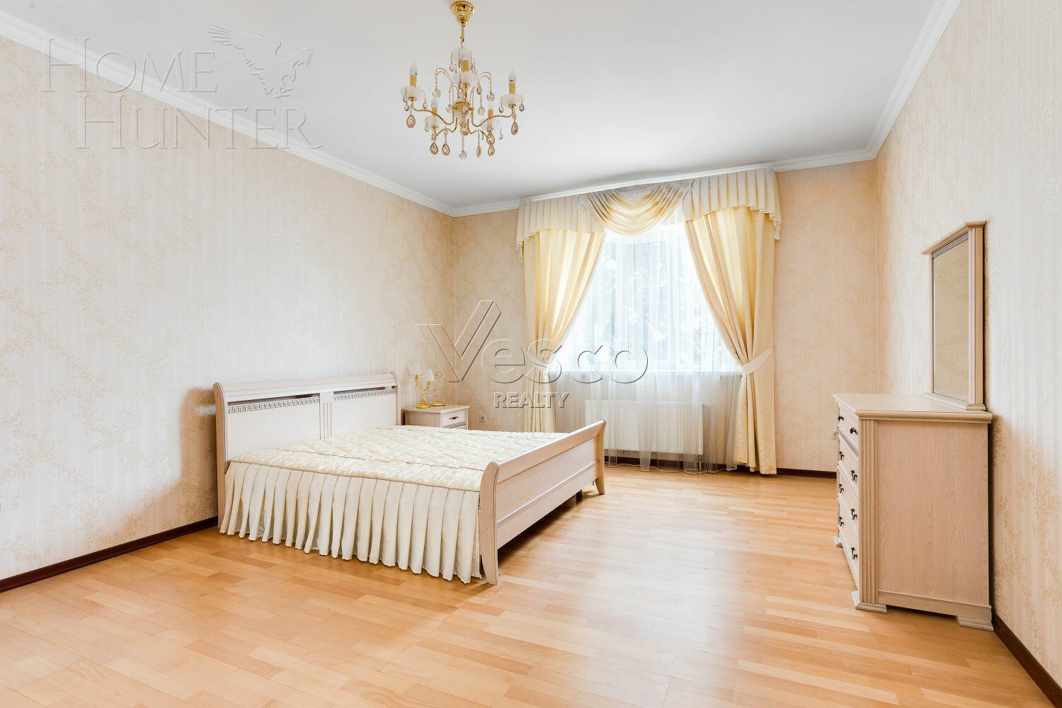 3-этажный коттедж 256 м² с отделкой