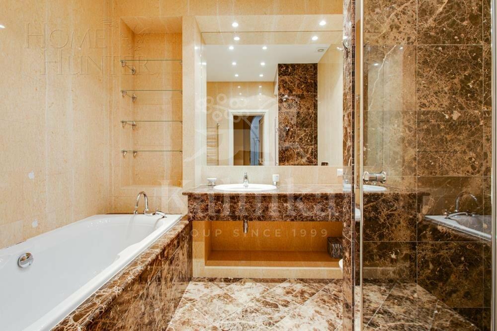 3-этажный коттедж 1 000 м² с отделкой