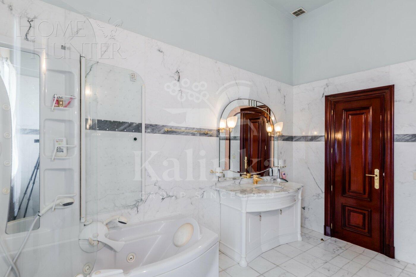 2-этажный коттедж 750 м² с отделкой