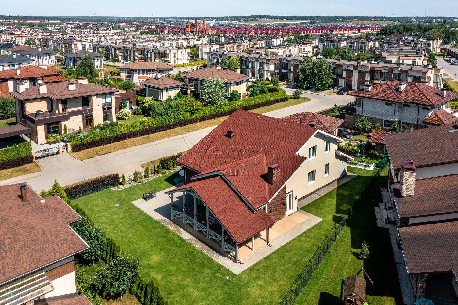 3-этажный коттедж 480 м² с отделкой