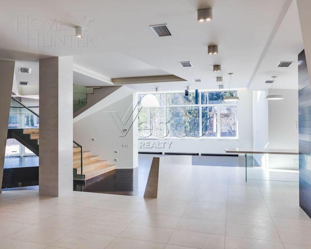 2-этажный коттедж 710 м² с отделкой