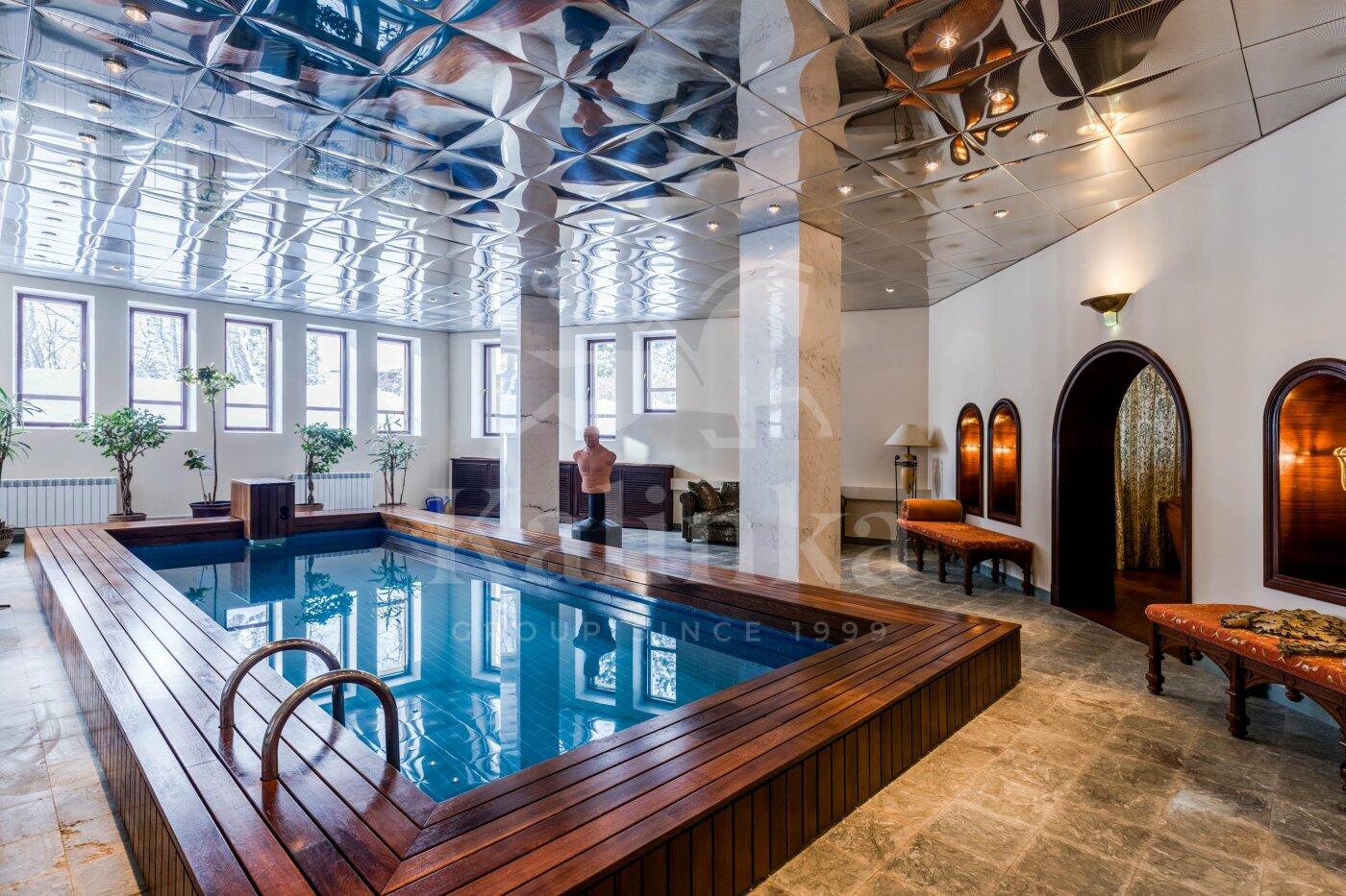 2-этажный коттедж 750 м² с отделкой