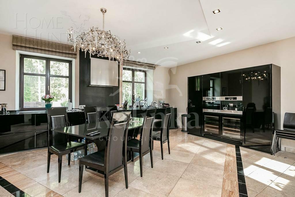 3-этажный коттедж 2 000 м² с отделкой