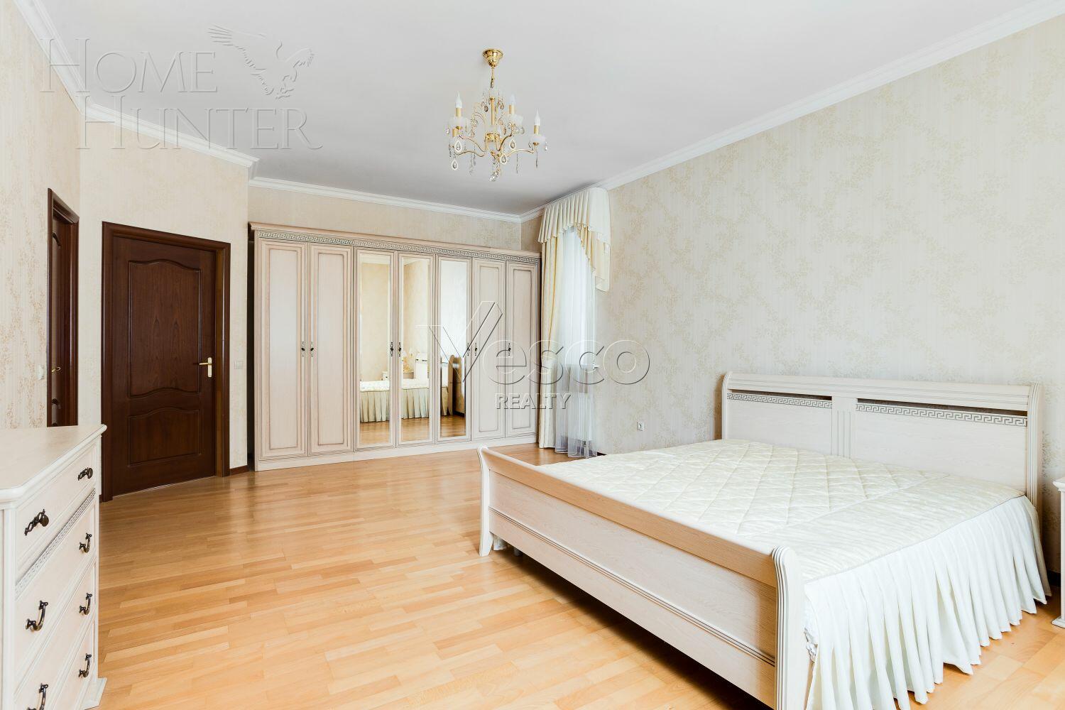 3-этажный коттедж 256 м² с отделкой